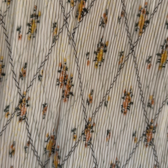 LC Lauren Conrad Ivory Floral Blouse - Picture 4 of 5